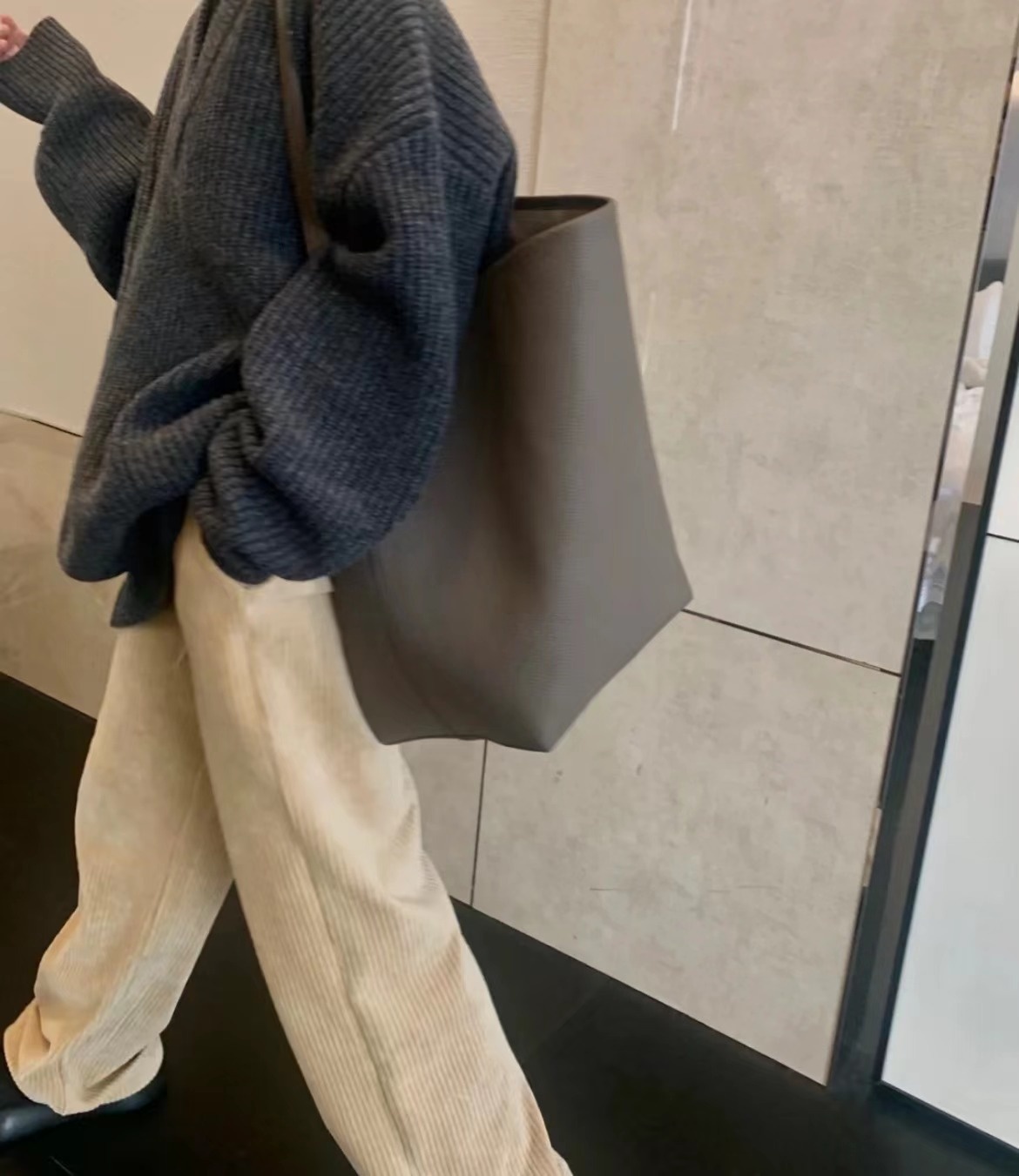 Cowhide Autumn Winter Bag: Dur - Women Bags Medium Size のレビューと価格