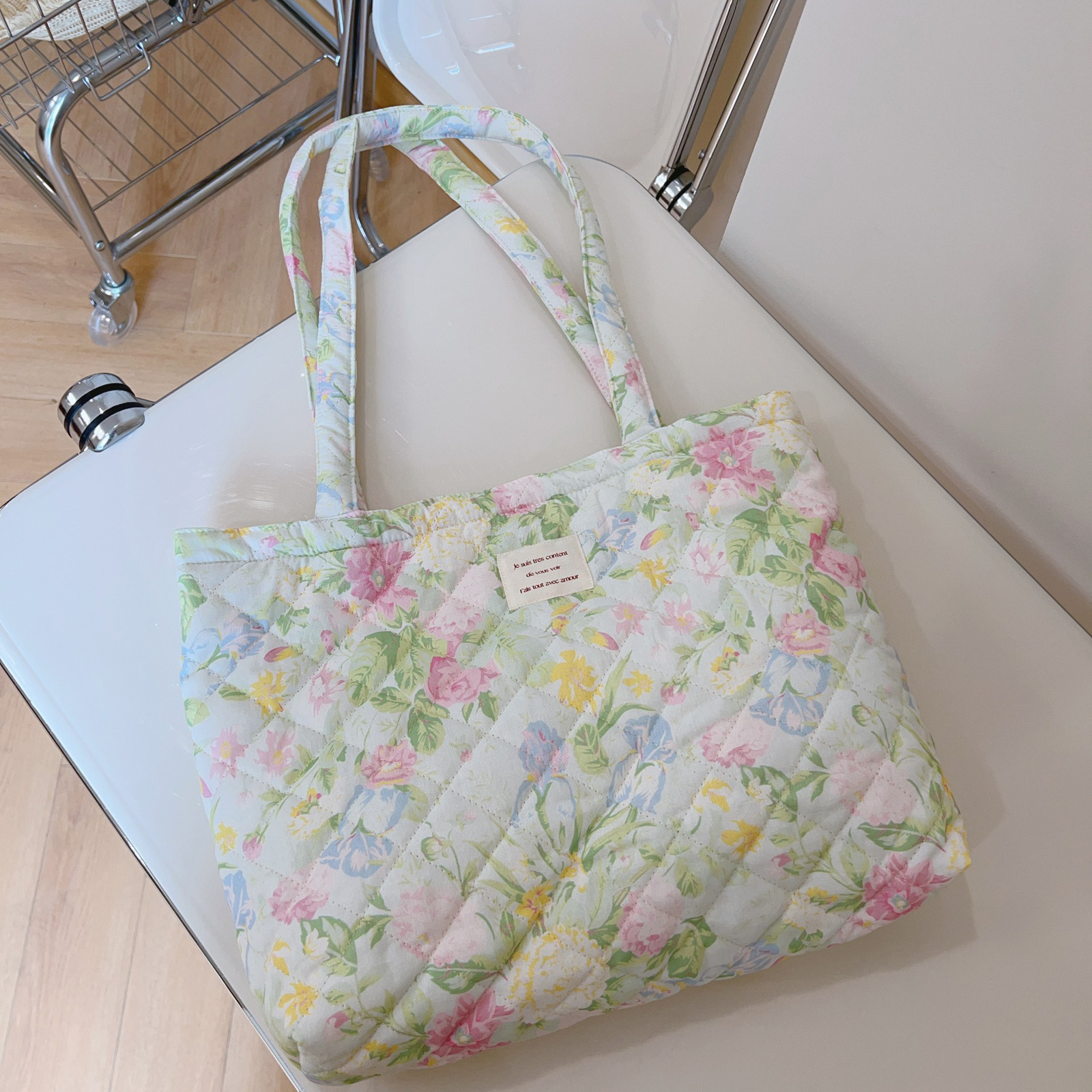 French Floral Quilted Tote Bag - Women Bags Medium Size のレビューと価格